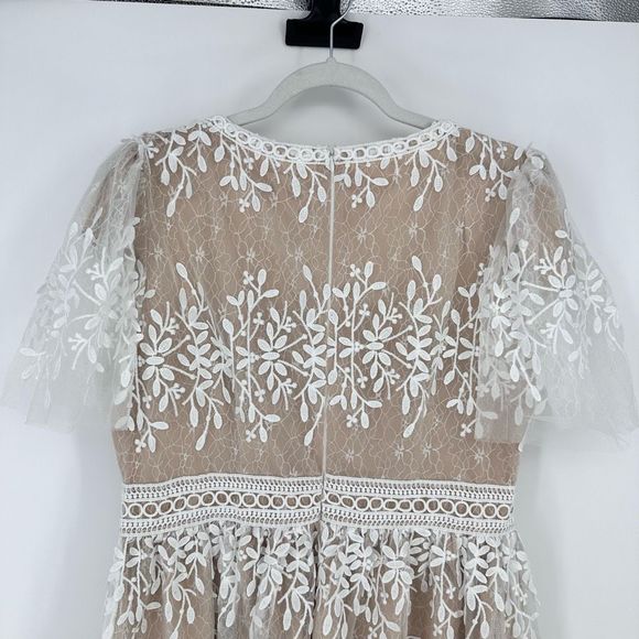 Ivy City Co White Midi Dress with Elegant Design - Picture 10 of 12